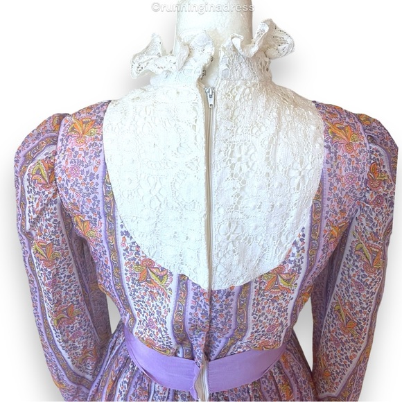 Vintage Floral Prairie Dress With Lace Edwardian High Neck In Purple - Picture 7 of 15